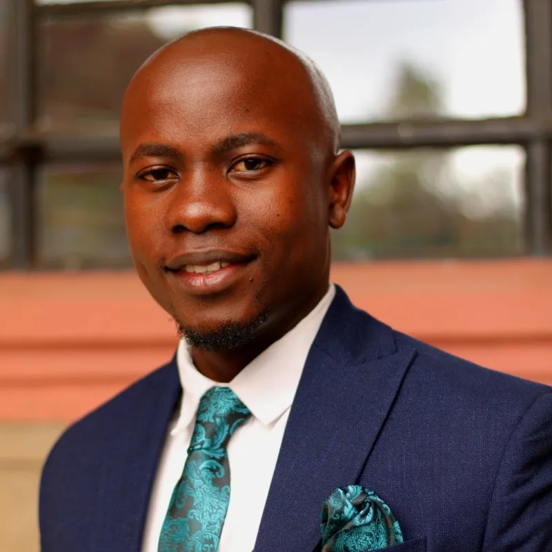Portrait of Michael Ouru, Senior Project Manager at Phare HR